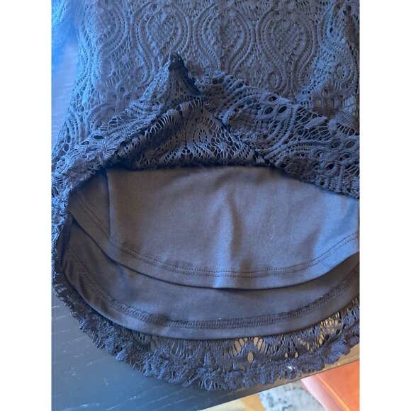 Black Lace Long Sleeve Top With Lining & Crisscross Neckline - Picture 3 of 4